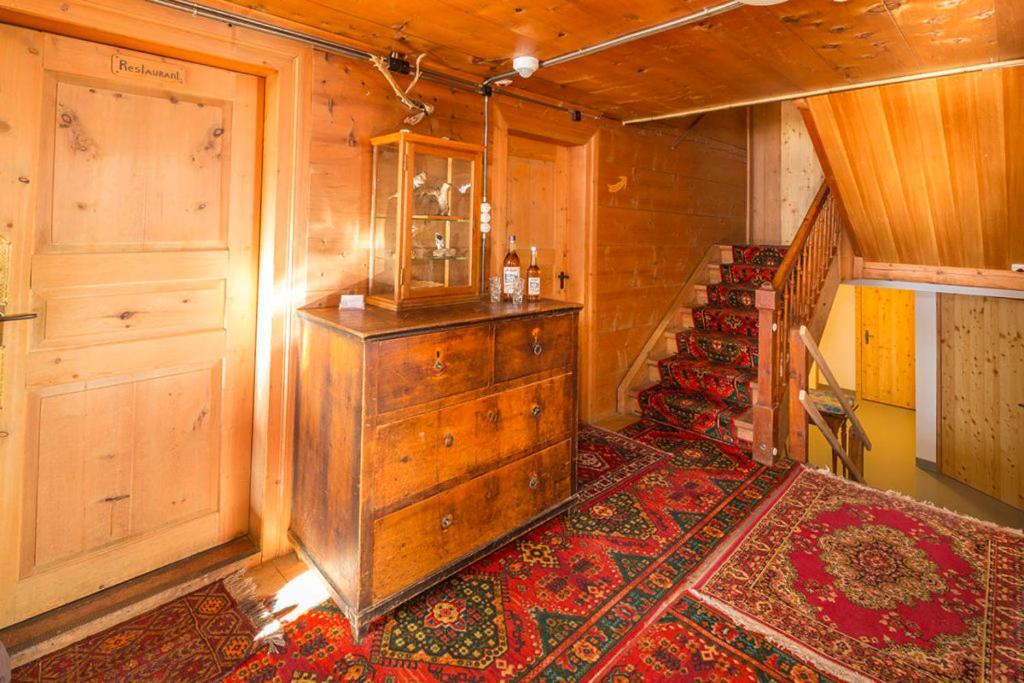 Hôtel Gasthaus Alpenrose Juf Extérieur photo