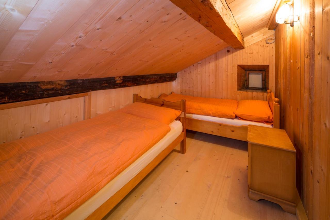 Hôtel Gasthaus Alpenrose Juf Extérieur photo